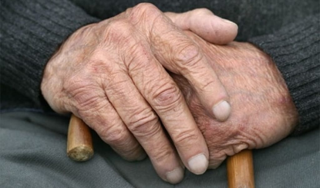 АЛАКӨЛДЕ ЖАСЫ ТОҚСАНҒА ТАЯҒАН ҚАРИЯ ВАКЦИНА САЛДЫРЫП АЛДЫ