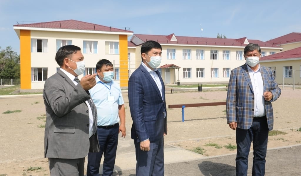 МЕКТЕПТЕР ЖАҢА ОҚУ ЖЫЛЫНА ДАЙЫН БА? ӘКІМ ОРЫНБАСАРЫ НЕ ДЕЙДІ?