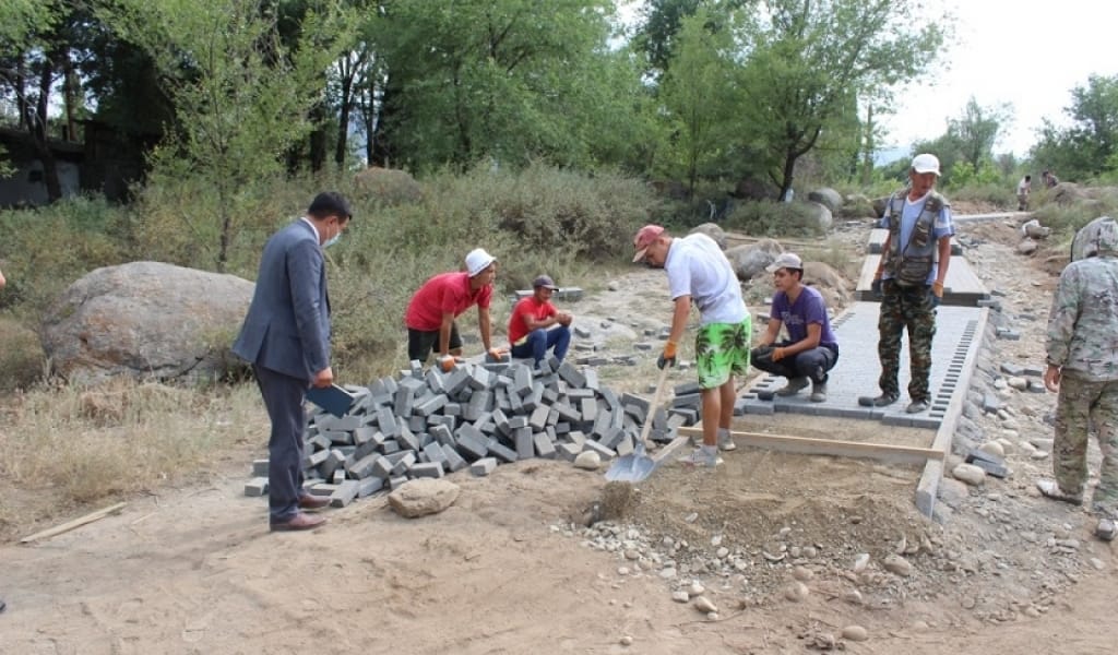 САРҚАНДА ҚОЙТАСТАРДАН ТҰРАТЫН ЕРЕКШЕ САЯБАҚ САЛЫНЫП ЖАТЫР