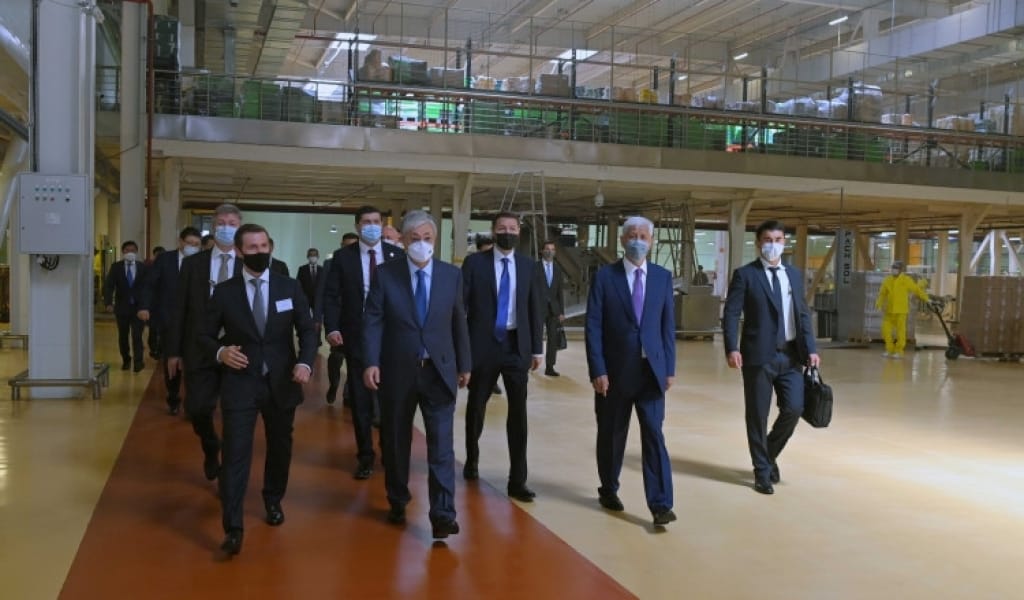 ПРЕЗИДЕНТ АЛМАТЫ ОБЛЫСЫНДАҒЫ БІРНЕШЕ КӘСІПОРЫННЫҢ ЖҰМЫСЫН КӨРДІ