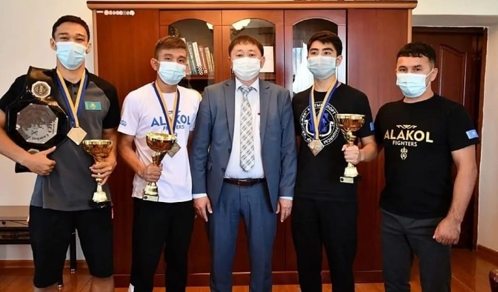 ДЖИУ-ДЖИТСУ: АЛАКӨЛДІК ТӨРТ ЖІГІТ УКРАИНАДАН ЖҮЛДЕМЕН ОРАЛДЫ