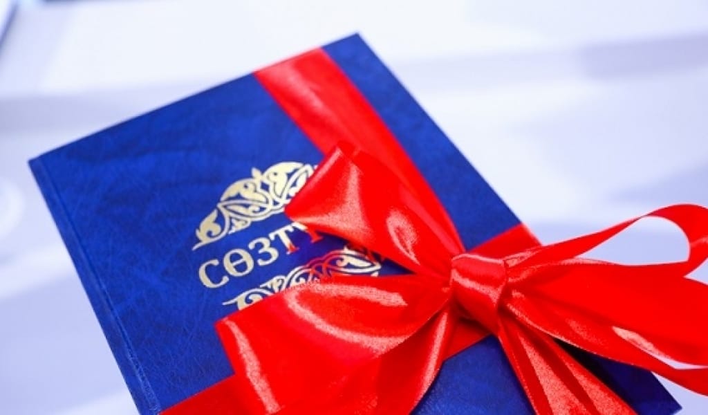 ПРЕЗИДЕНТТІҢ АЛҒЫСӨЗІМЕН ЖУРНАЛИСТЕРГЕ АРНАЛҒАН КІТАП ЖАРЫҚ КӨРДІ