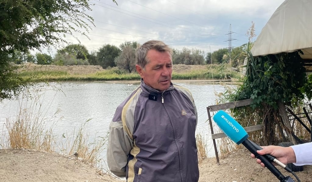 ҚАРАТАЛДЫҚ КӘСІПКЕР ҚОЛДАН КӨЛ ЖАСАП, БАЛЫҚ, ҚАЗ ӨСІРІП ОТЫР