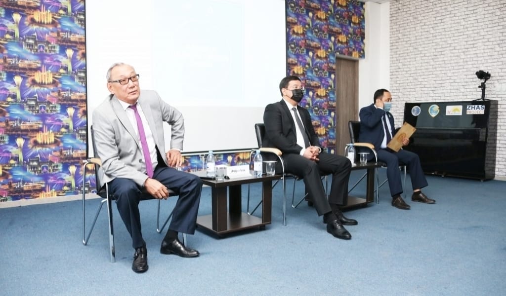 БИЛІГІ ЖЕМҚОР, ХАЛҚЫ ЖАЛТАҚ МЕМЛЕКЕТ ҰЗАҚҚА БАРМАЙДЫ: ЖАСТАРМЕН КЕЗДЕСУ