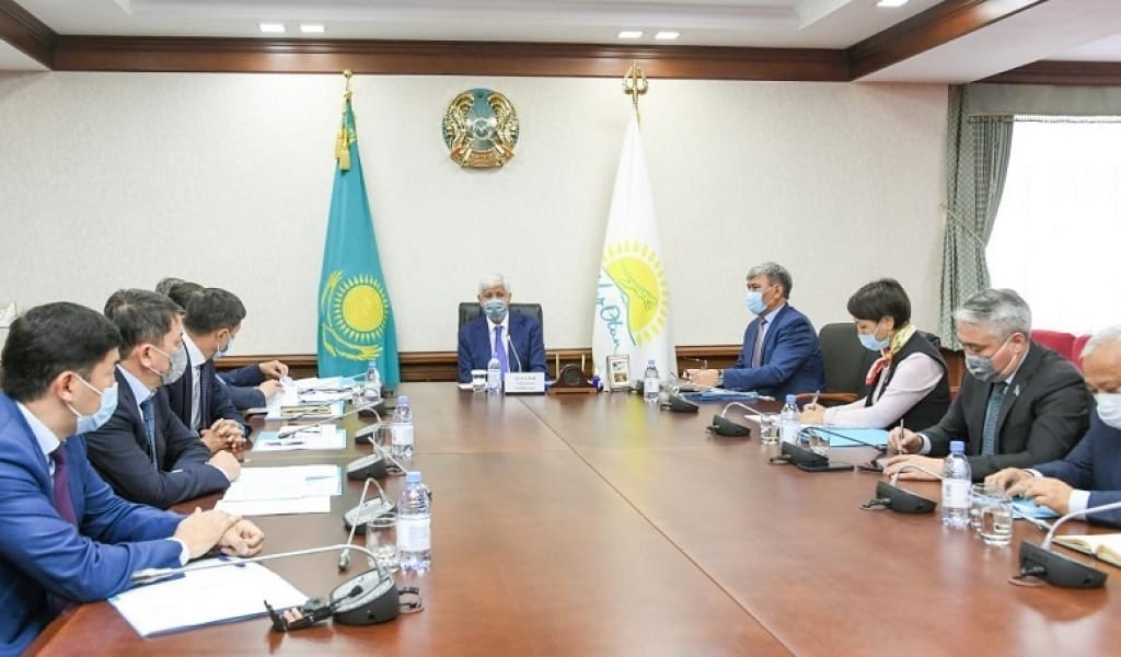 ТҰРҒЫНДАР АМАНДЫҚ БАТАЛОВҚА СҰРАҚ ҚОЙЫП, БІРНЕШЕ МӘСЕЛЕ КӨТЕРДІ