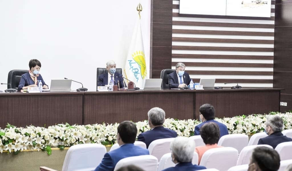 "ӘЛІ ОРЫНДАЛМАЙ ЖАТЫР": АМАНДЫҚ БАТАЛОВ ҚАТАҢ ЕСКЕРТУ ЖАСАДЫ