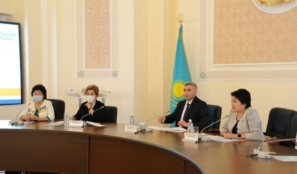 "ӨЗГЕРІС КЕРЕК": АЛМАТЫ ОБЛЫСЫНДА ҚЫЗМЕТТЕ ЖҮРГЕН ӘЙЕЛДЕР ФОРУМЫ ӨТТІ