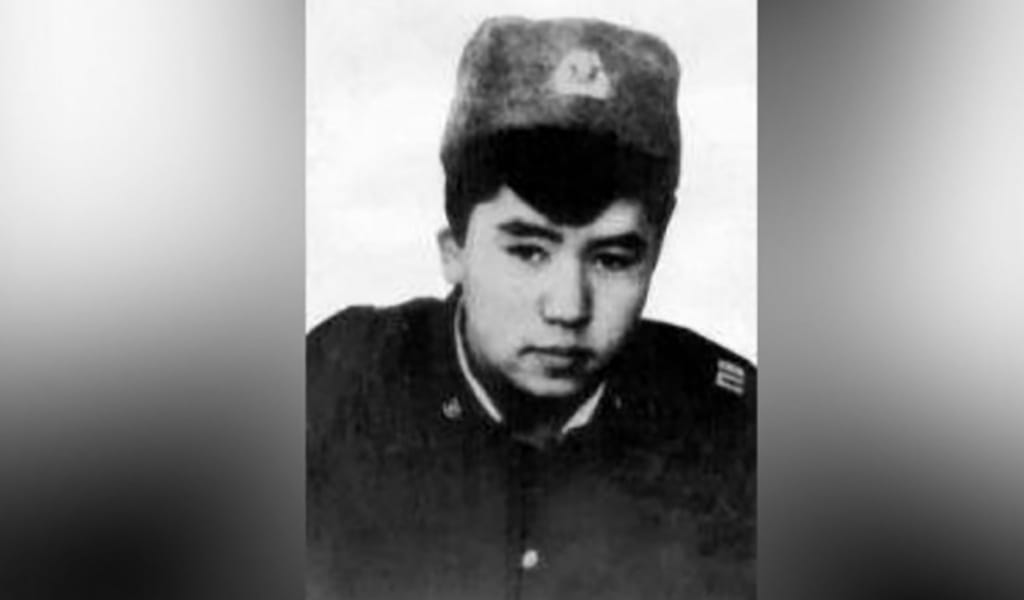 ҚАЗАҚСТАНДЫҚ ШЕГАРАШЫНЫ ТӘЖІКСТАН ПРЕЗИДЕНТІ НАГРАДТАДЫ