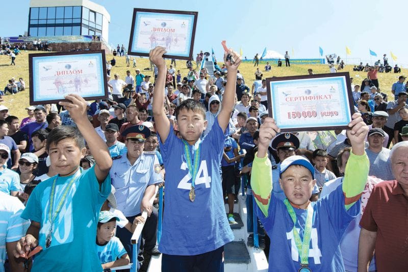 КӨКБАСТАУДАҒЫ ТҰЛПАРЛАР ТАРТЫСЫ