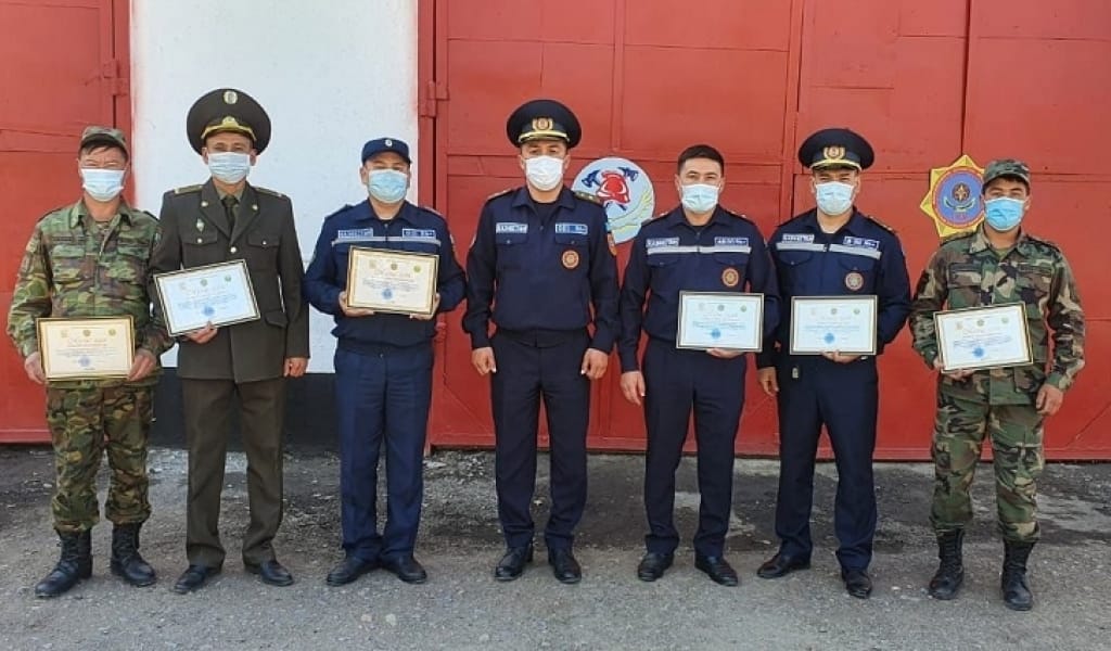 КЕРБҰЛАҚ АУДАНЫНЫҢ ӘКІМІ ҚҰТҚАРУШЫЛАРДЫ ТӨЛ МЕРЕКЕСІМЕН ҚҰТТЫҚТАДЫ