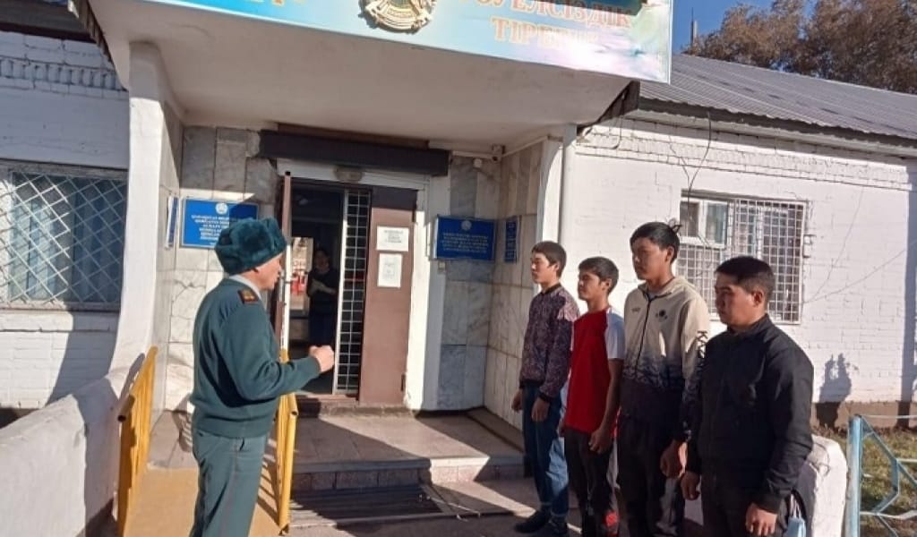 САРЫӨЗЕКТЕ ЖҮРЕГІ ЕЛІМ ДЕП СОҚҚАН БІР ТОП БОЗБАЛА ӘСКЕРГЕ АТТАНДЫ