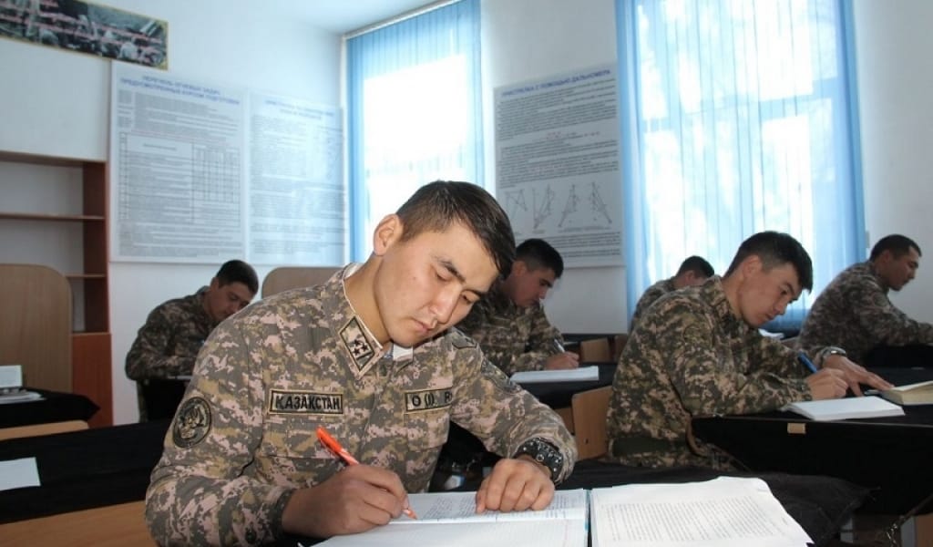 САРЫӨЗЕКТЕГІ ӘСКЕРИ БӨЛІМДЕ КОМАНДИРЛІК ДАЙЫНДЫҚ ЖҰМЫСЫ ПЫСЫҚТАЛДЫ