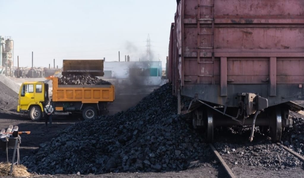 ТАҒЫ ДА ҚАТТЫ ОТЫННЫҢ ЖЫРЫ. ӘКІМДІК НЕ ДЕЙДІ? ХАЛЫҚ НЕ ДЕЙДІ?