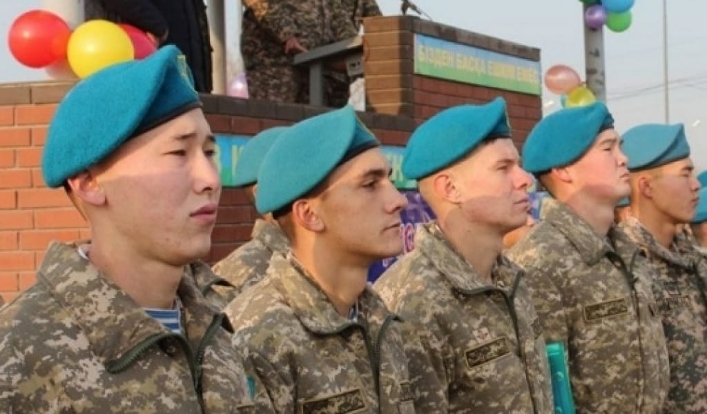 ТАЛДЫҚОРҒАНДА ӘСКЕРИ БОРЫШЫН ӨТЕГЕН БІР ТОП САРБАЗ ҮЙІНЕ ҚАЙТТЫ