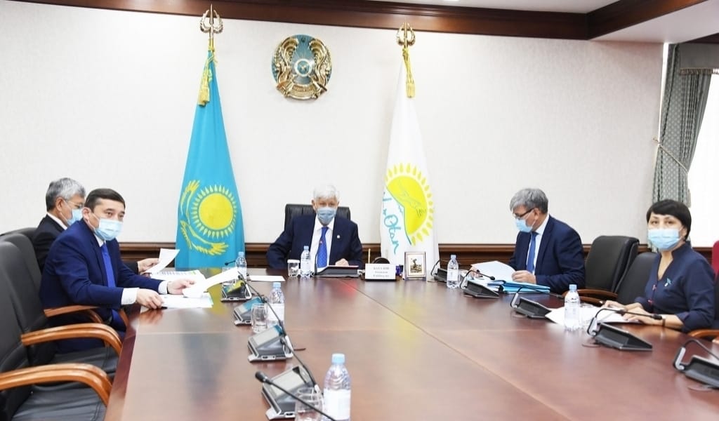 АМАНДЫҚ БАТАЛОВ БІРНЕШЕ АЗАМАТТЫ ҚАБЫЛДАП, МӘСЕЛЕЛЕРІН ШЕШІП БЕРДІ