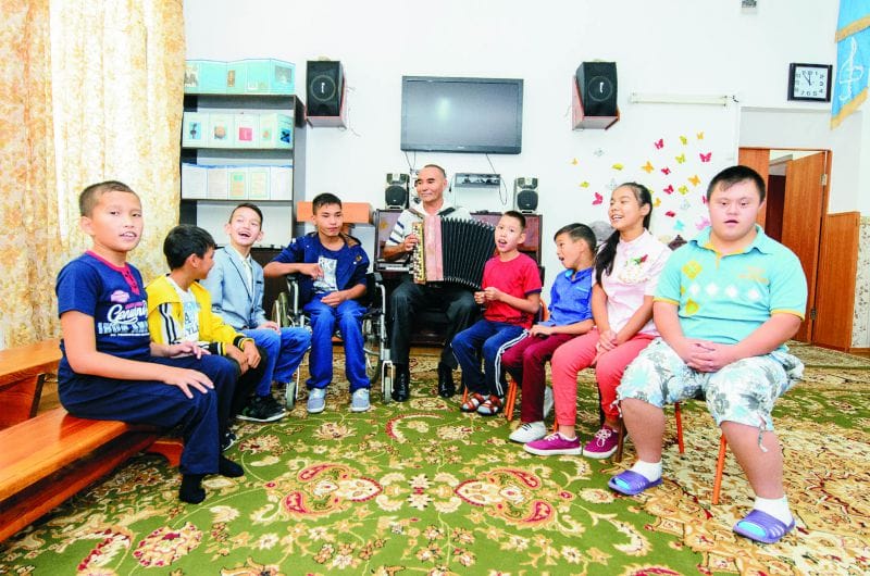 ЖҮРЕКПЕН ТҮСІНІСКЕН ЖАРТЫ КҮН