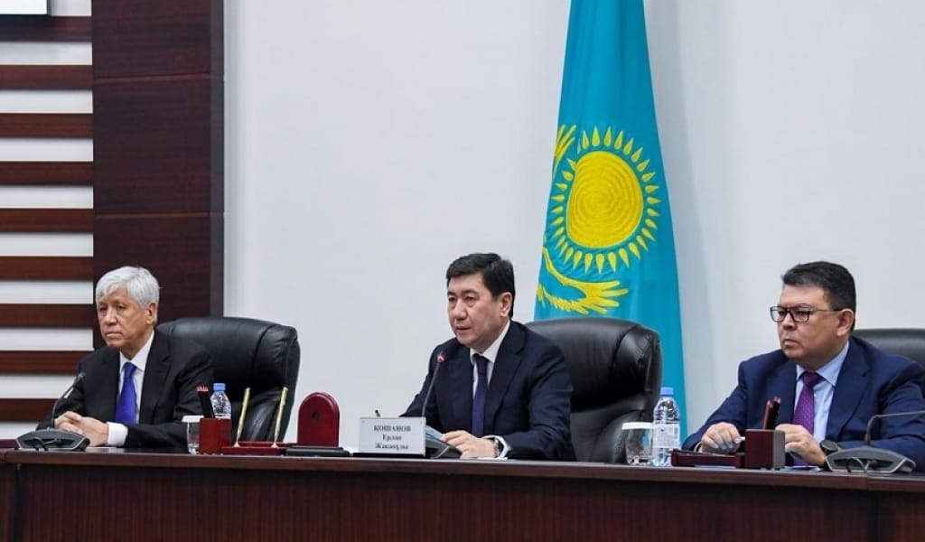 ЭКС-ӘКІМ АМАНДЫҚ БАТАЛОВҚА ПРЕЗИДЕНТТІҢ АТЫНАН АЛҒЫС АЙТЫЛДЫ