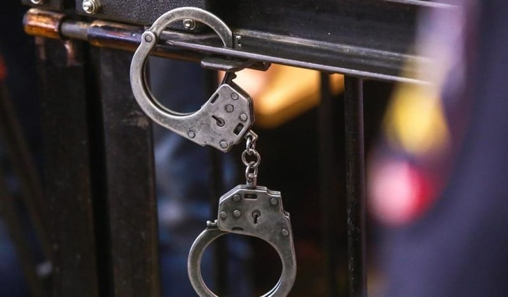 ІЛЕ АУДАНЫНДА 51 ЖАСТАҒЫ ЕР АДАМ БӨТЕЛКЕЛЕСІН ПЫШАҚТАП ӨЛТІРДІ