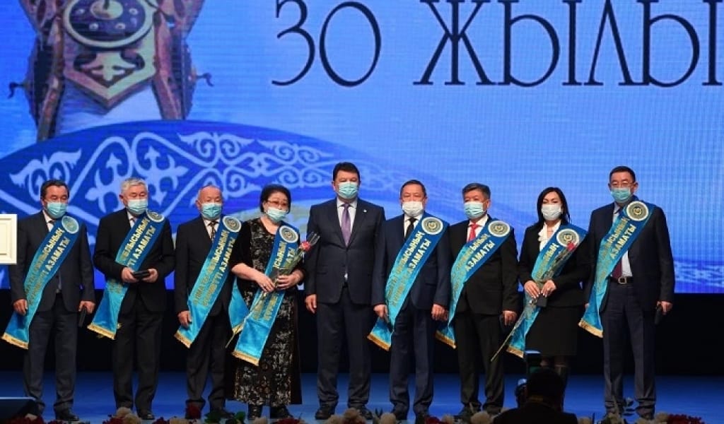 ТӘУЕЛСІЗДІКТІҢ 30 ЖЫЛДЫҒЫ ҚАРСАҢЫНДА БІР ТОП АЗАМАТ НАГРАДТАЛДЫ