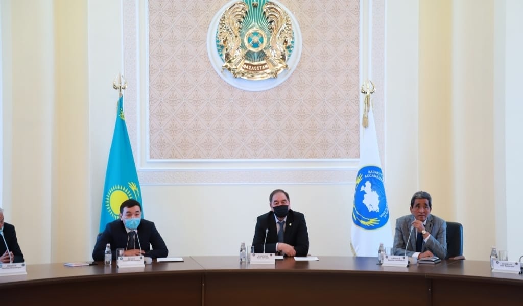 ТАЛДЫҚОРҒАНДА ЕЛІМ ДЕП КЕЛГЕН ҚАНДАСТАР ЖИНАЛЫП, ТӘУЕЛСІЗДІКТІ ДӘРІПТЕДІ