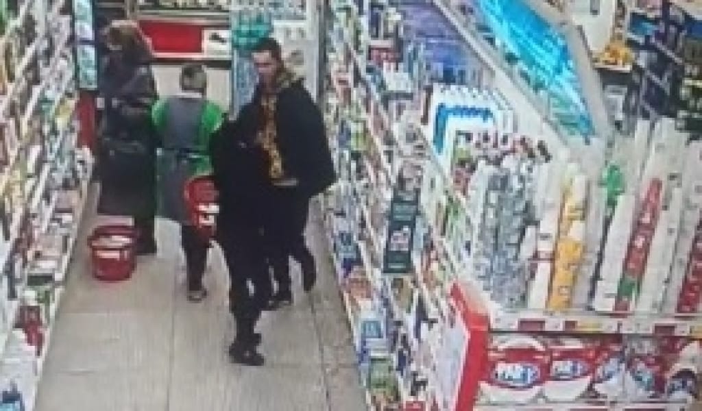 ТАЛҒАРДА БІР БӨТЕЛКЕ ІШІМДІК ҰРЛАҒАН ЖІГІТТІҢ ҮСТІНЕН ІС ҚОЗҒАЛДЫ