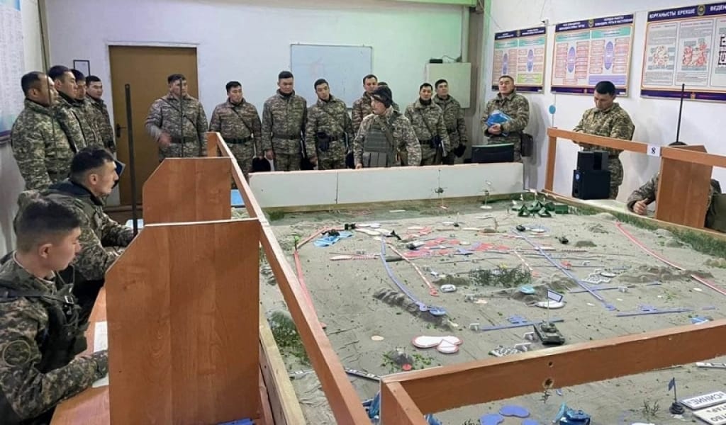 САРЫӨЗЕКТЕ ВЗВОД КОМАНДИРЛЕРІ ЖАУЫНГЕРЛІК ДАЯРЛЫҚТАРЫН АРТТЫРДЫ