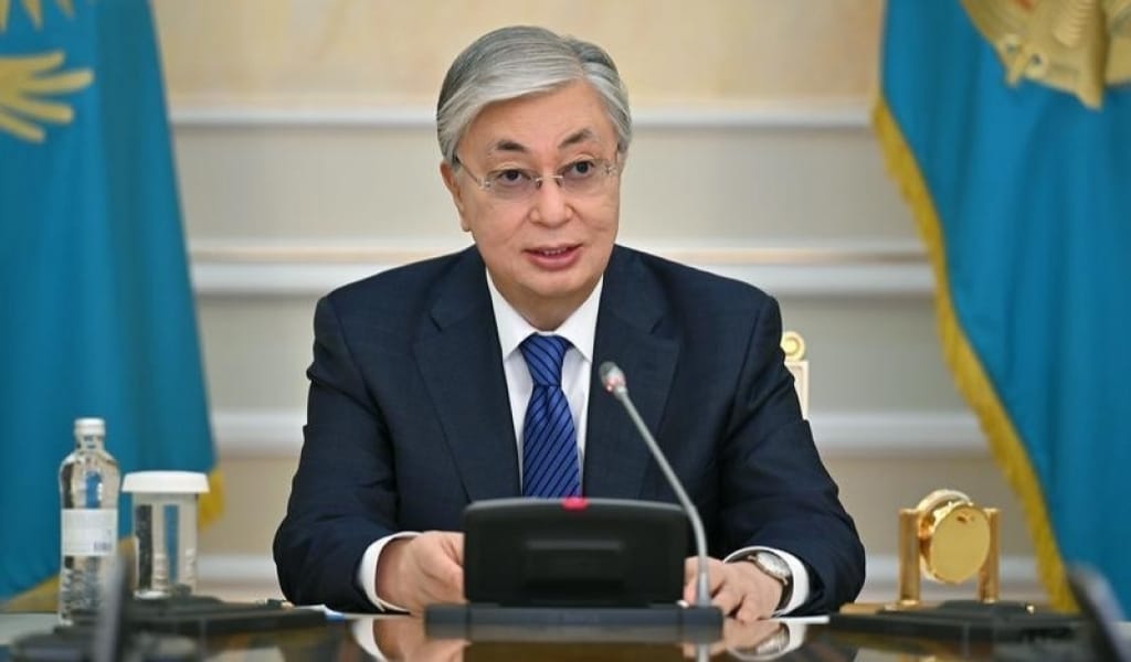 ПРЕЗИДЕНТ БӘРІ ҚЫМБАТ ДЕП АЛАҢҒА ШЫҚҚАНДАРҒА ҮНДЕУ ТАСТАДЫ