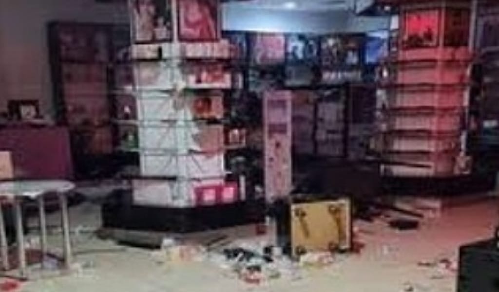 ЕСІК ҚАЛАСЫНЫҢ ЕКІ ТҰРҒЫНЫНАН ГРАНАТА, МЫЛТЫҚ, ОҚ-ДӘРІЛЕР ТАБЫЛДЫ