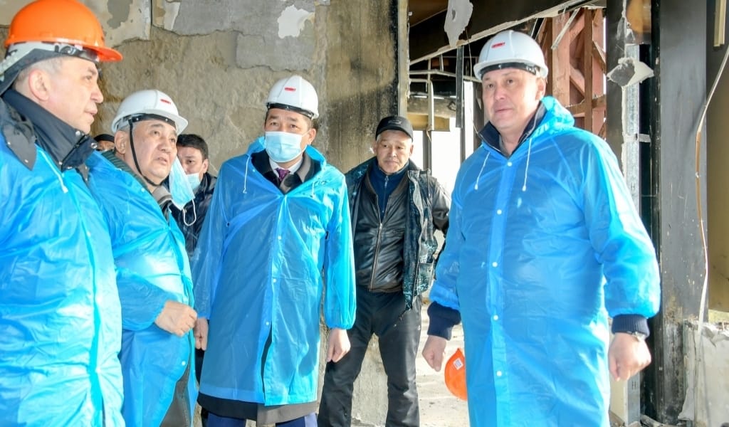 МИНИСТРЛІК ӨКІЛІ ТАЛДЫҚОРҒАНҒА КЕЛІП, ҚИРАҒАН, ӨРТЕНГЕН ҒИМАРАТТАРДЫ КӨРДІ