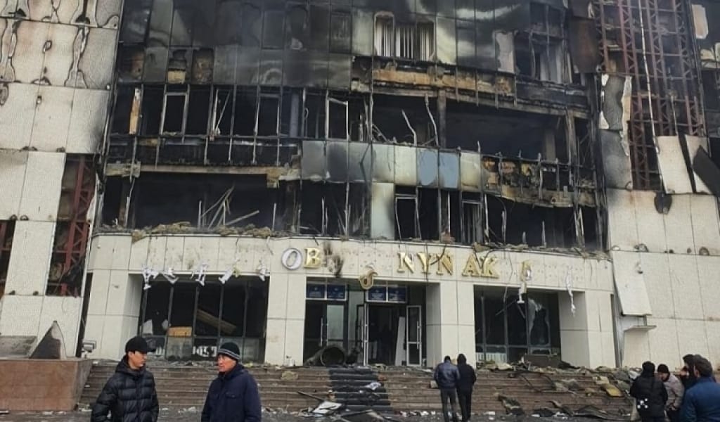 ТАЛДЫҚОРҒАНДА ҚИРАҒАН ҒИМАРАТТАР ҚАЙТА ЖӨНДЕЛІП ЖАТЫР - ӘКІМДІК