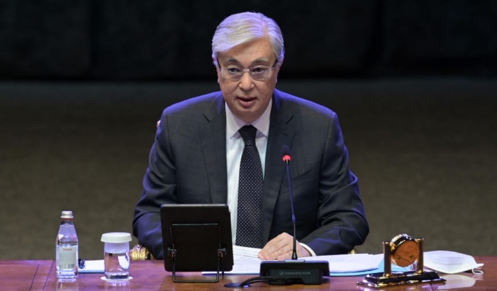 ХАЛЫҚТЫҢ ТЕҢ ЖАРТЫСЫ 50 МЫҢ ТЕҢГЕДЕН АСПАЙТЫН АЙЛЫҚПЕН ӨМІР СҮРЕДІ