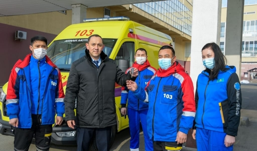 ТАЛДЫҚОРҒАН ФЕЛЬДШЕРЛЕРІ СУ ЖАҢА "ЖЕДЕЛ ЖӘРДЕМ" КӨЛІКТЕРІН МІНДІ