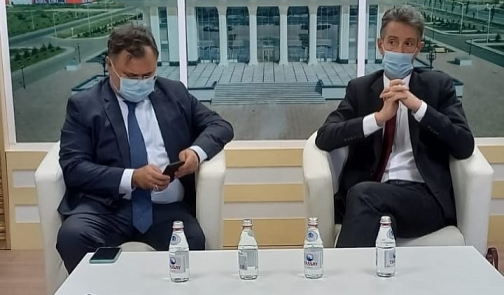 ФРАНЦИЯНЫҢ РЕСМИ ӨКІЛДЕРІ ЖЕТІСУЛЫҚ ЖУРНАЛИСТЕРМЕН КЕЗДЕСТІ