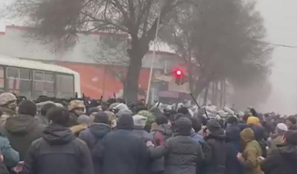 ТАЛДЫҚОРҒАНДАҒЫ ТӘРТІПСІЗДІКТІҢ ТОЛЫҚ БЕЙНЕЖАЗБАСЫ ТАРАДЫ