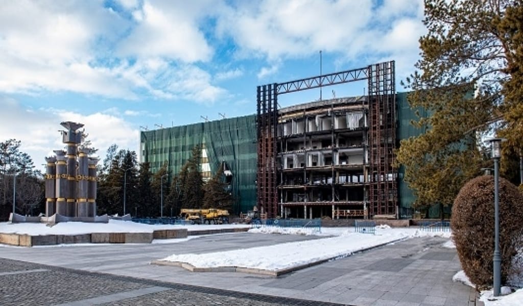 БҮЛІК КЕЗІНДЕ ҚИРАҒАН ӘКІМДІК ҒИМАРАТЫ ОСЫ ЖАЗДА ЖӨНДЕЛІП БІТЕДІ
