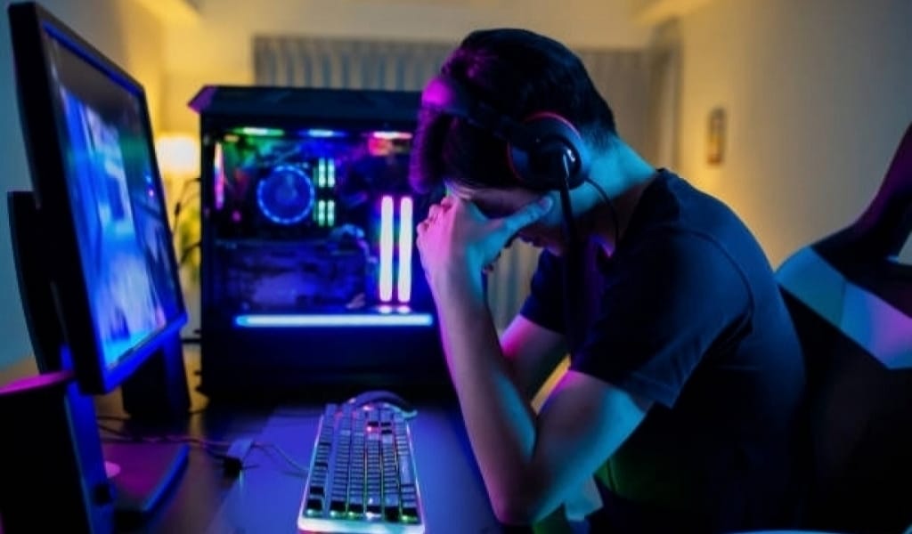 ҚҰМАР ОЙЫН ҚҰРДЫМҒА ҚҰЛАТАДЫ НЕМЕСЕ БАЛАЛАР СУИЦИДІ НЕГЕ ӨРШІП ТҰР?