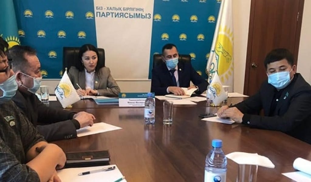 МӘЖІЛІСМЕН ҚАПШАҒАЙҒА КЕЛІП, ШАРУАЛАРДЫҢ МҰҢЫНА ҚҰЛАҚ ТҮРДІ