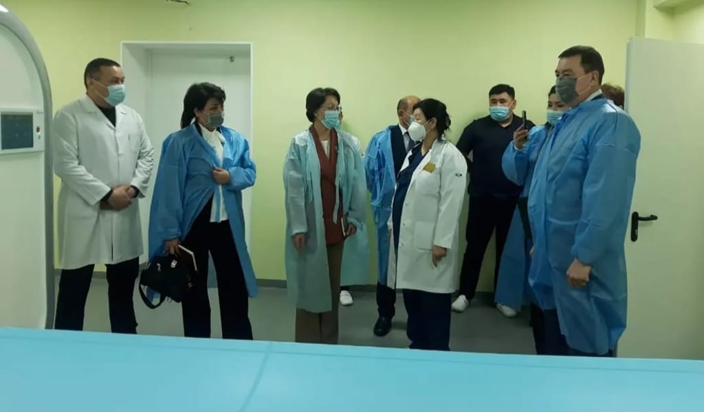 МӘЖІЛІС ДЕПУТАТЫ ТҰРҒЫНДАР САНЫ КӨП "АЛТЫН АДАМ" АУДАНЫНА БАРДЫ