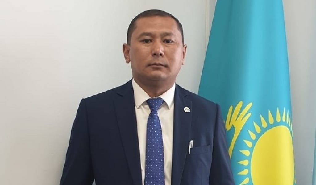 ПРЕЗИДЕНТ ПРОБЛЕМАЛАРМЕН КҮРЕСУДІҢ ТИІМДІ ТЕТІКТЕРІН ҰСЫНДЫ