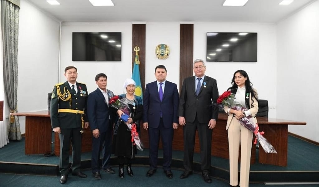 ПРЕЗИДЕНТ ЖАРЛЫҒЫМЕН ЖЕТІСУЛЫҚ БІР ТОП АЗАМАТ МАРАПАТТАЛДЫ