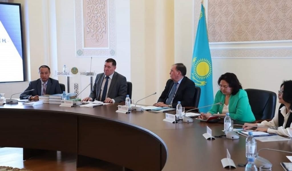 ҚАЗАҚ ТІЛІН БІЛУ - ӘРБІР ҚАЗАҚСТАН АЗАМАТЫНА МІНДЕТ. ТІЛ САРАЙЫНДАҒЫ ЖИЫН