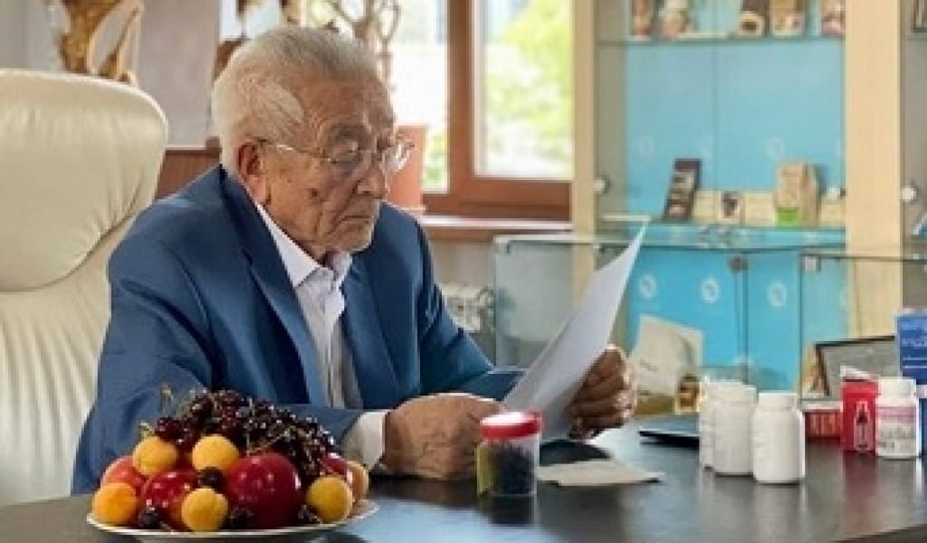 МАЙЛЫ ТАҒАМ МЕН ТӘТТІЛЕРДІ ШЕКТЕҢІЗ! АКАДЕМИК ТӨРЕГЕЛДІ ШАРМАНОВТЫҢ КЕҢЕСІ