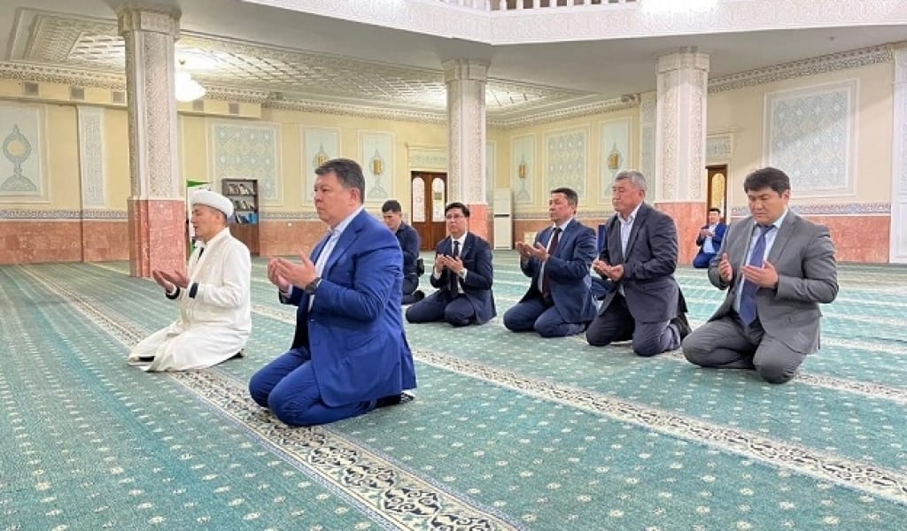 ҚАНАТ БОЗЫМБАЕВ ҚУҒЫН-СҮРГІН ҚҰРБАНДАРЫНЫҢ РУХЫНА ҚҰРАН БАҒЫШТАДЫ