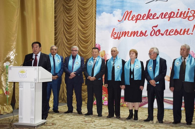 Мұғалімдер марапатталды