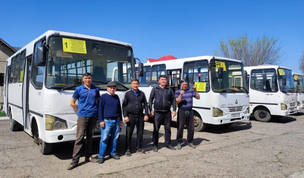 ҰЗЫНАҒАШ АУЫЛЫНЫҢ ІШІНДЕ АВТОБУСТАР ЖҮРЕ БАСТАДЫ