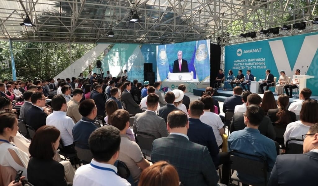 "AMANAT" ПАРТИЯСЫНДА ТАҒЫ БІР ӨЗГЕРІС. ПРЕЗИДЕНТ ЖАСТАРҒА ҮНДЕУ ЖОЛДАДЫ