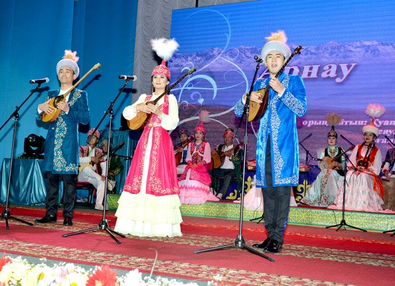 Өнер көкжиегінде – «Үшқоңыр»