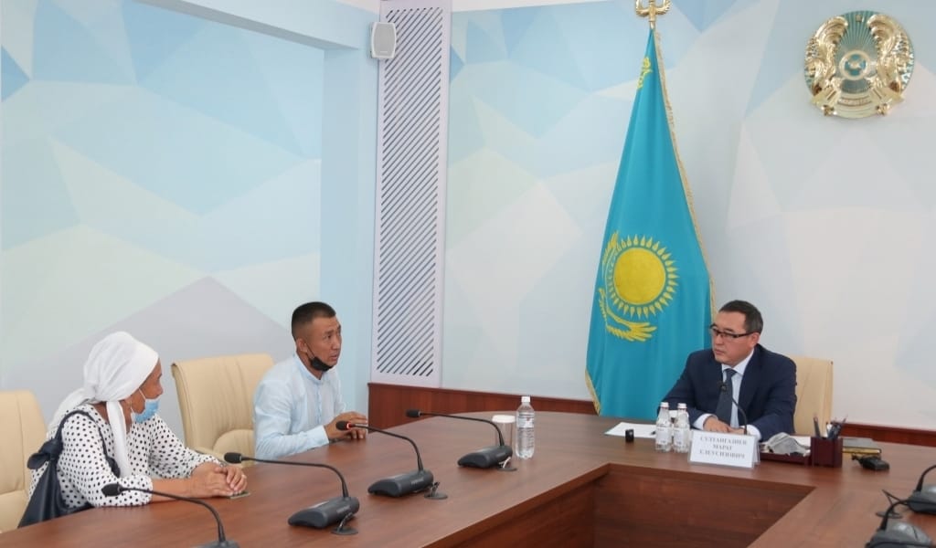 АЛМАТЫ ОБЛЫСЫНЫҢ ӘКІМІ АЗАМАТТАРДЫ ЖЕКЕ СҰРАҒЫ БОЙЫНША ҚАБЫЛДАДЫ