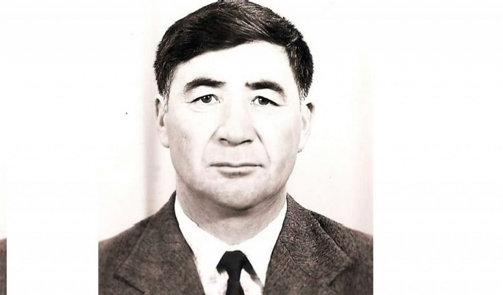 ЖЫРТЫҚ ШАПАНЫҢДЫ ЕСІККЕ ІЛІП ҚОЙ! ӘКЕ ӨСИЕТІ МӘҢГІЛІК ЖАДЫМДА!