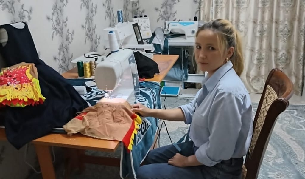 КӨПБАЛАЛЫ АНА МЕМЛЕКЕТТЕН ГРАНТ ҰТЫП АЛЫП, ШАҒЫН ТІГІНХАНА АШТЫ